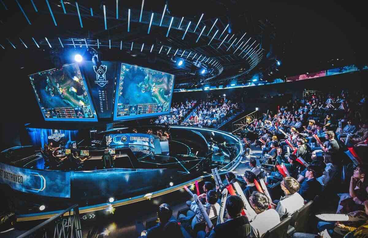 Visão geral da equipe de Arena Jogue Fácil Esports CS2 (AJFE) e  estatísticas dos espectadores